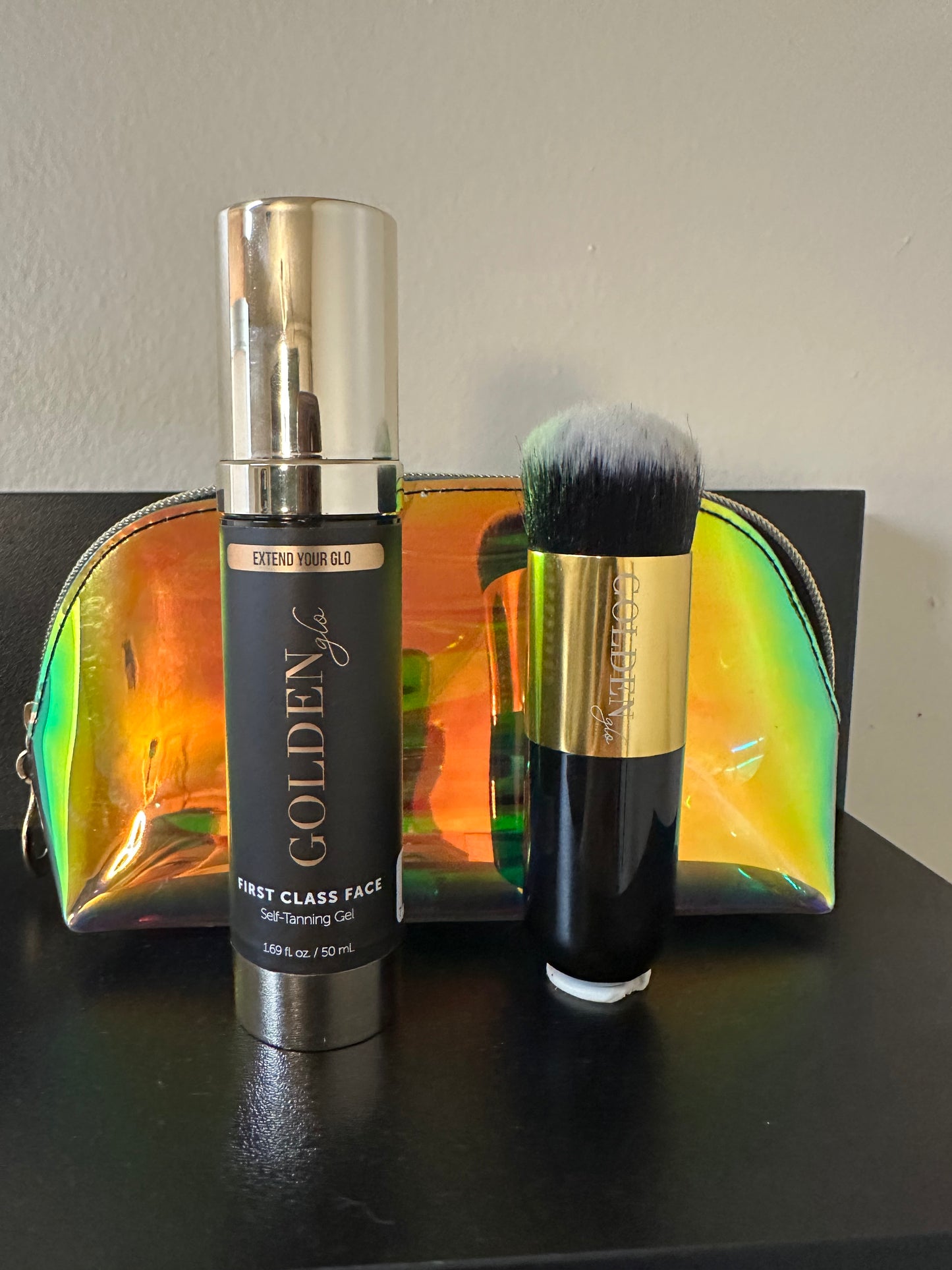 First Class Face +Glo On Brush Set